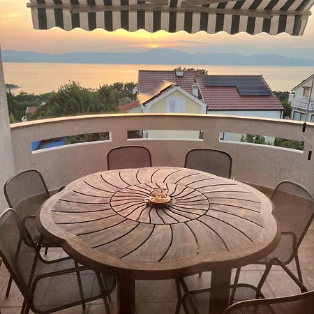 Apartments Hanka Njivice Ngoại thất bức ảnh