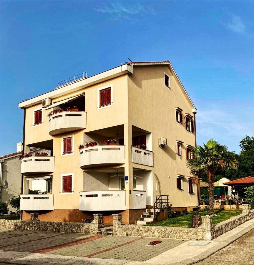 Apartments Hanka Njivice Ngoại thất bức ảnh