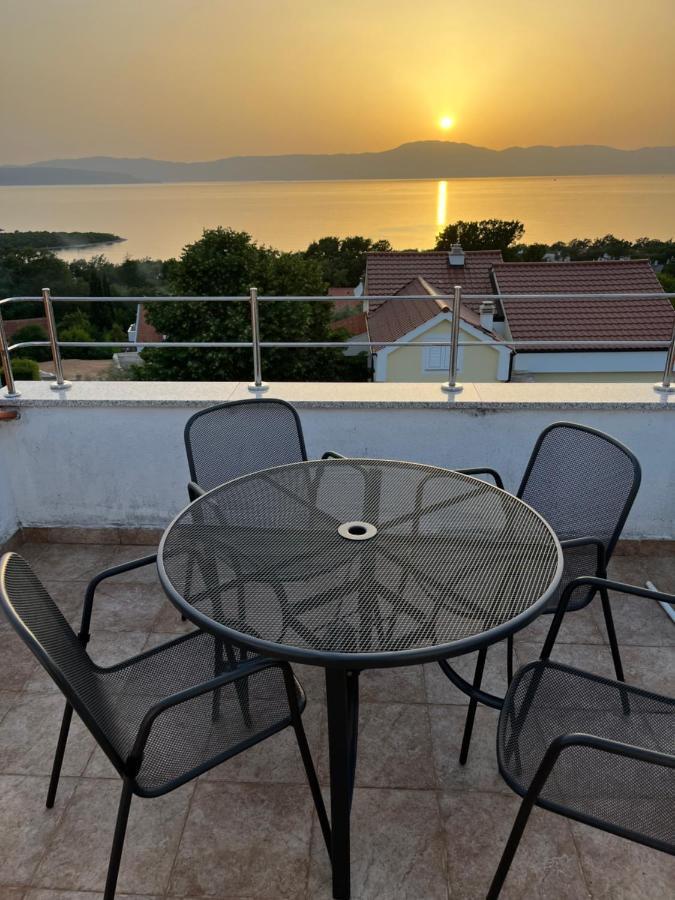 Apartments Hanka Njivice Ngoại thất bức ảnh