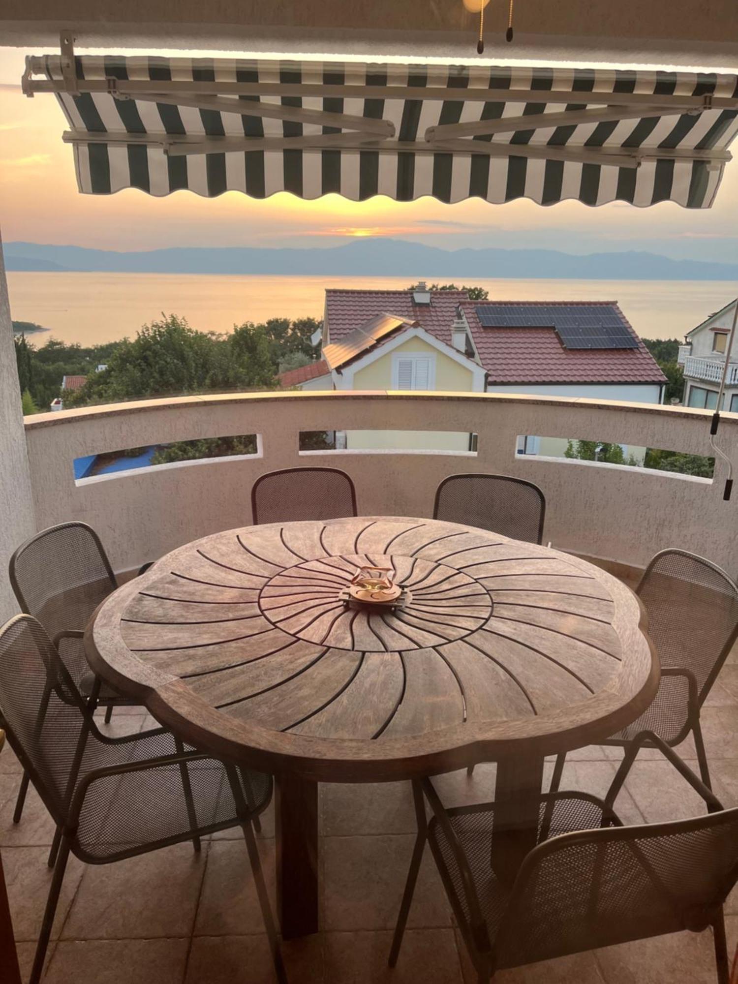 Apartments Hanka Njivice Ngoại thất bức ảnh